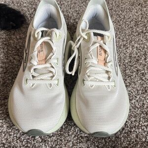 Womens brooks glycerin 22